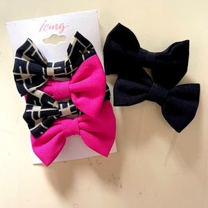 Bows little clip bows like new